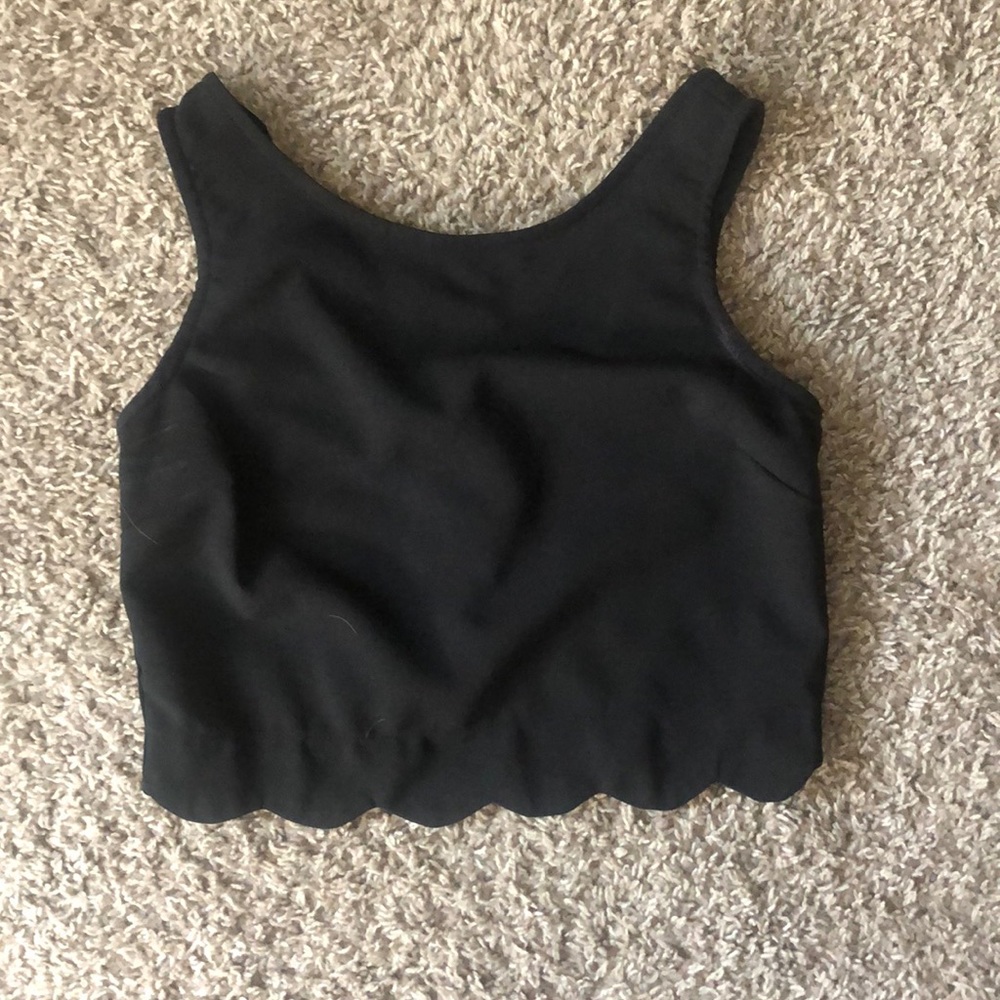 Scalloped hem crop top